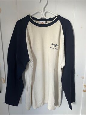 Hard Rock Cafe Men’s Navy and Cream Raglan Crewneck Sweater